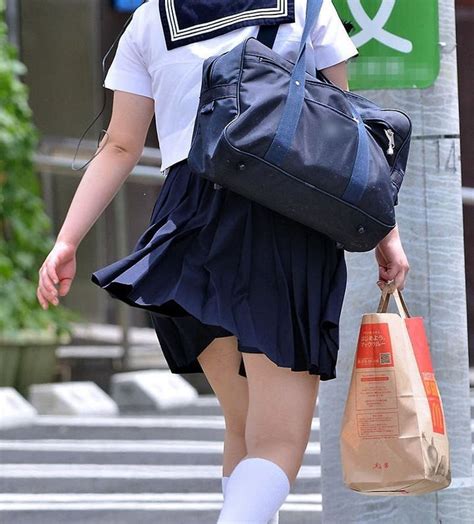 やっぱセーラー服女子の白パンツほど尊いものはないっすわ (【。